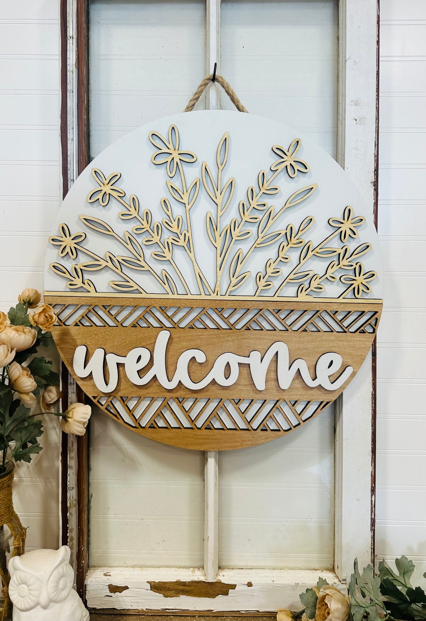 Welcome Floral wood door wreath - WHITE