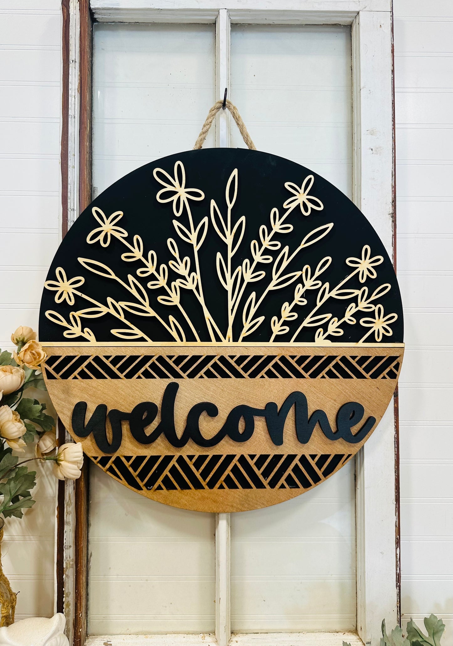 Welcome Floral wood door wreath - BLACK