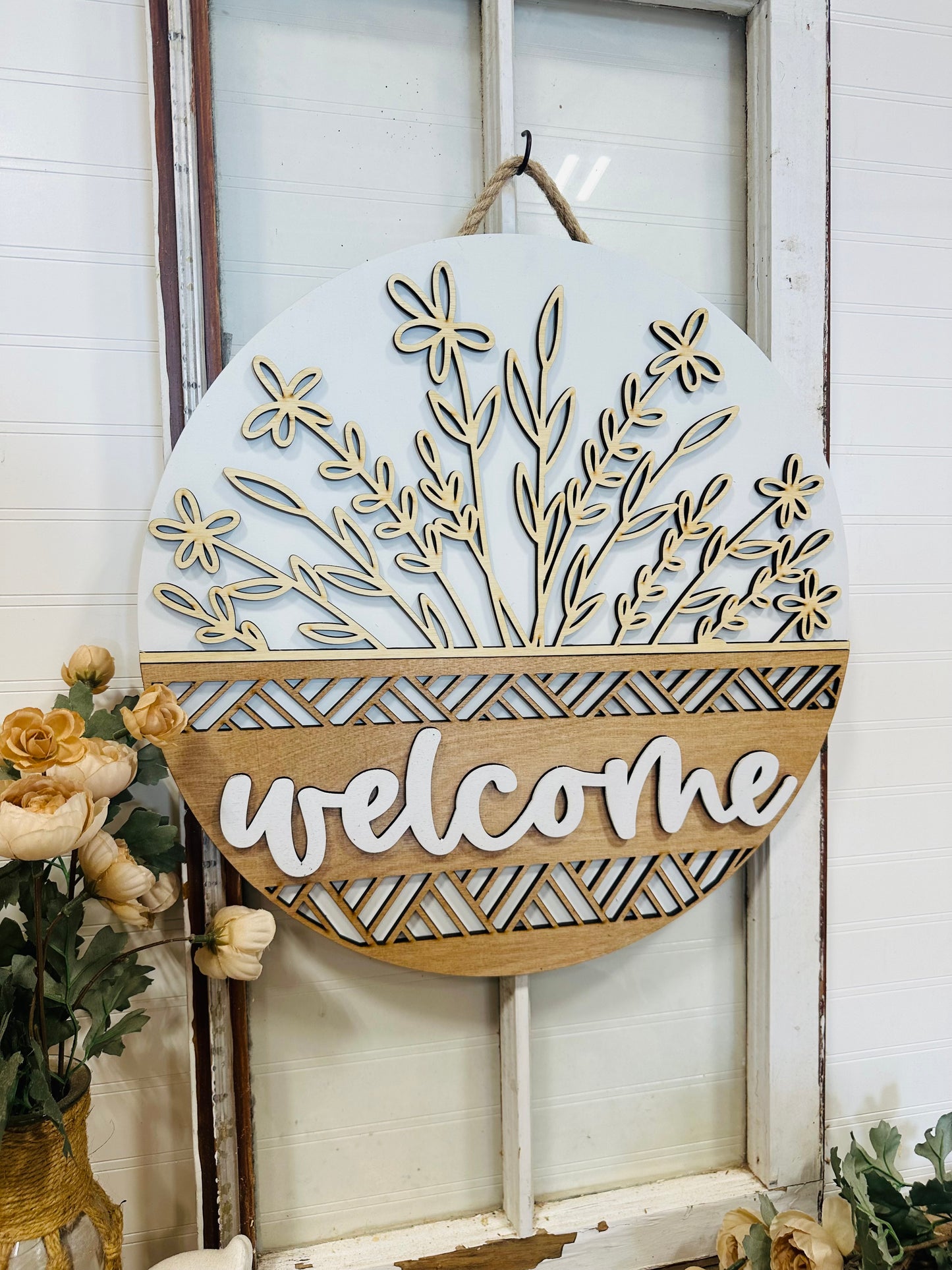 Welcome Floral wood door wreath - WHITE