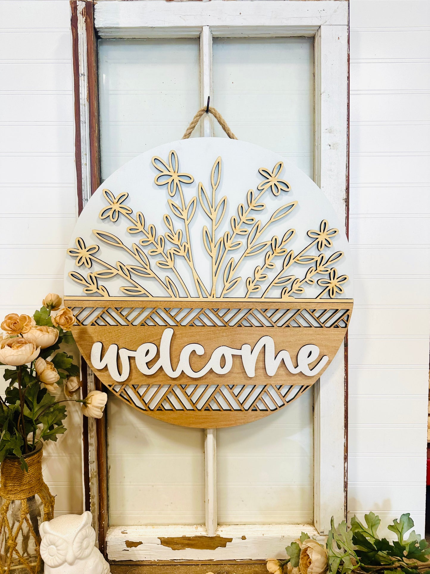 Welcome Floral wood door wreath - WHITE