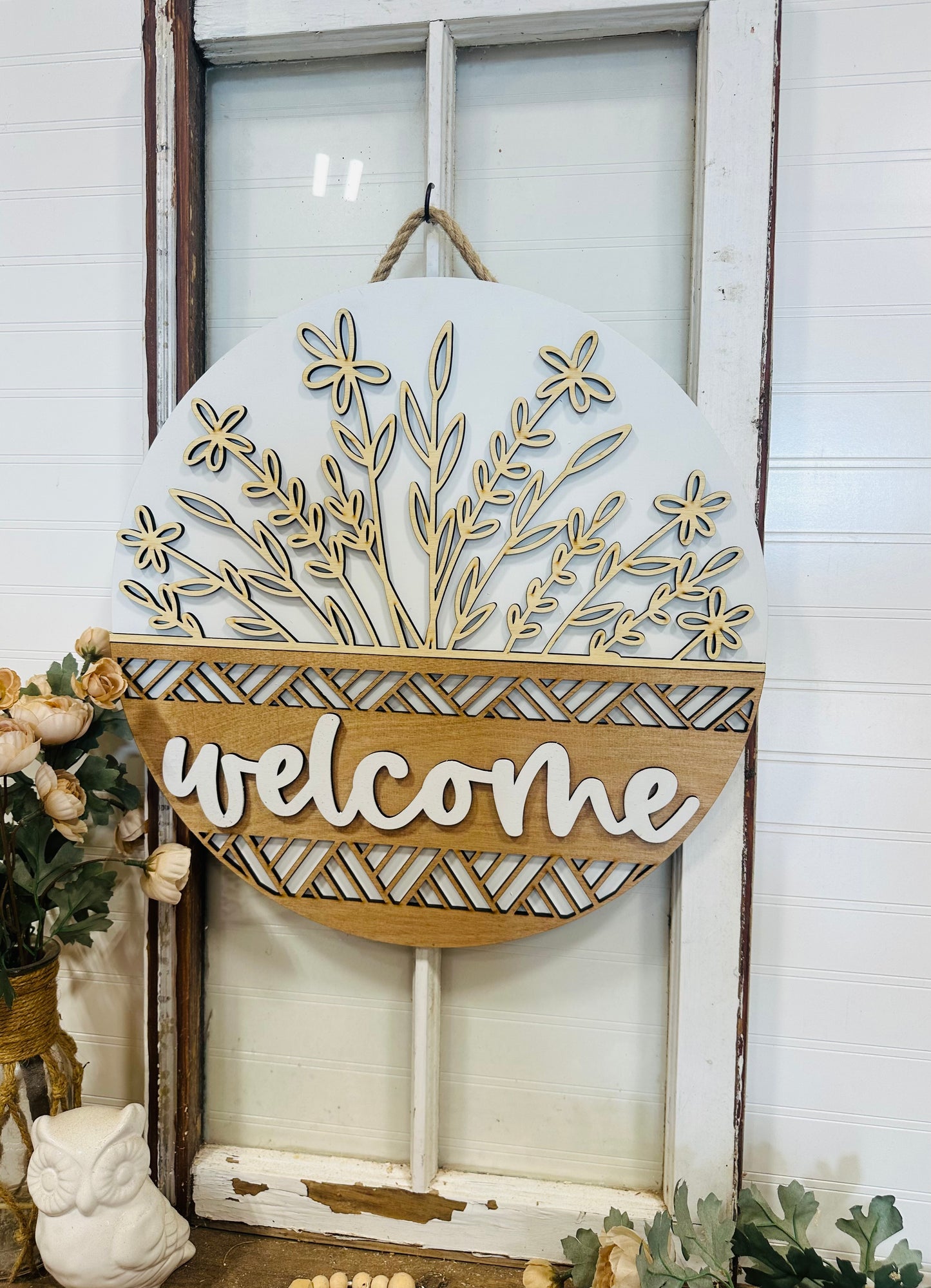 Welcome Floral wood door wreath - WHITE