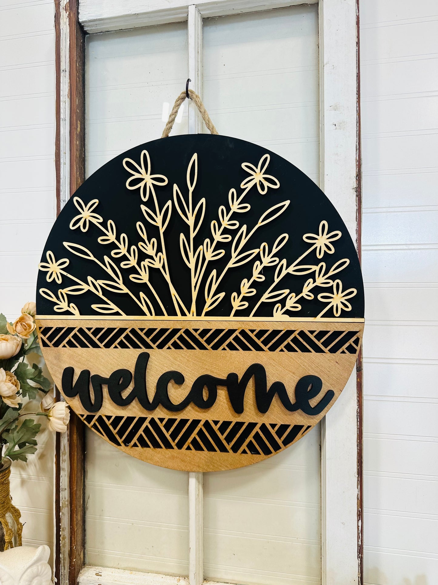 Welcome Floral wood door wreath - BLACK