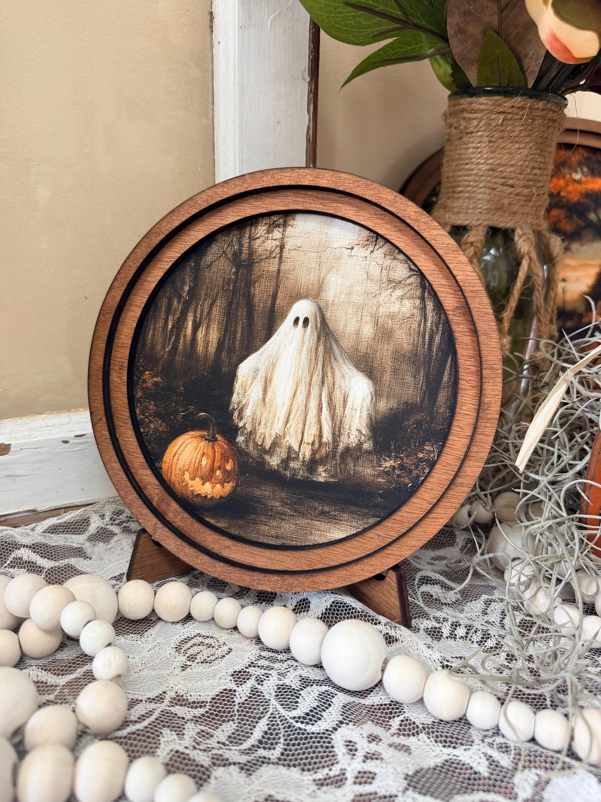 Halloween Mini Round Sign – Spooky Halloween Ghost mini Framed Canvas Art