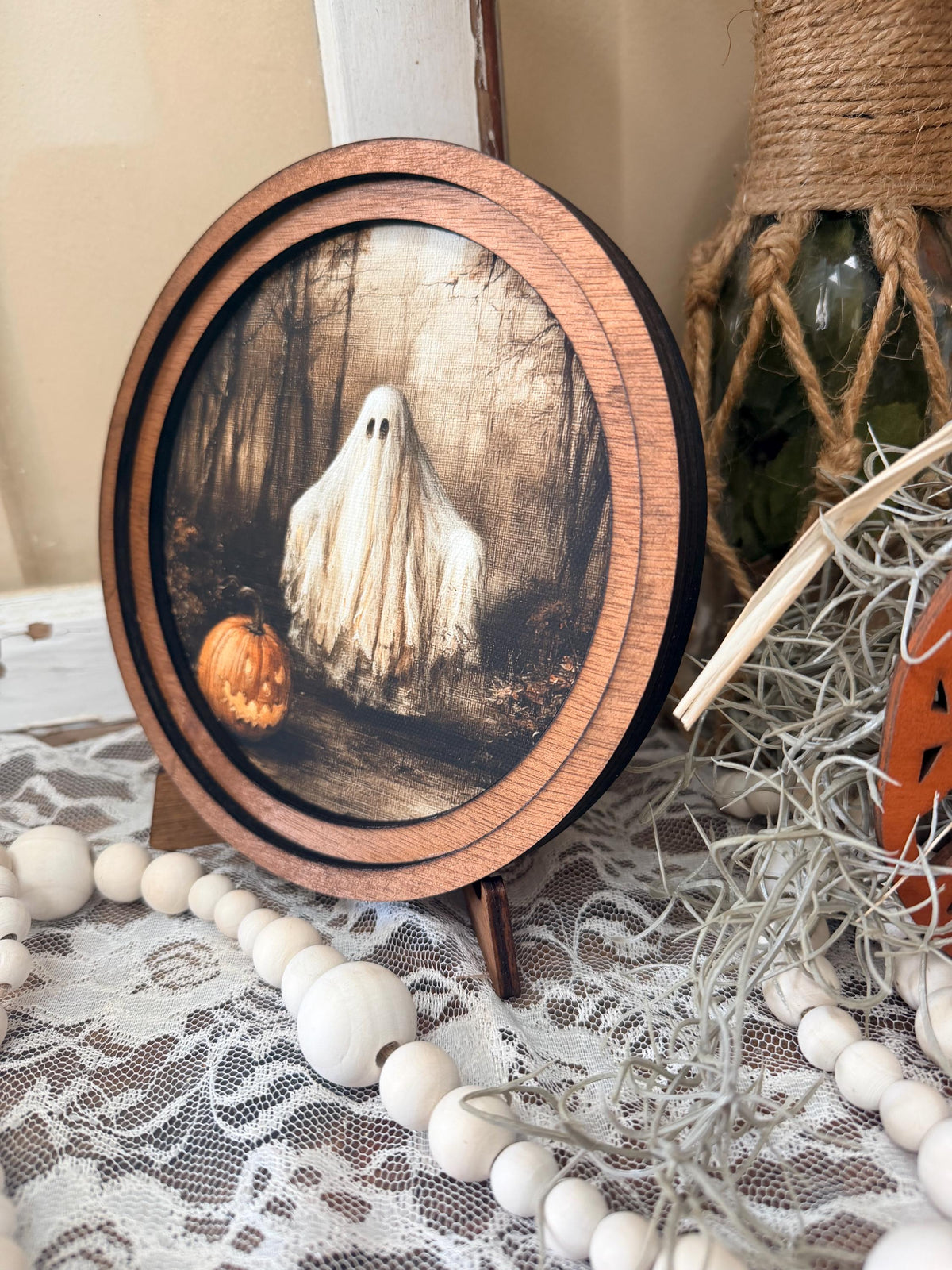 Halloween Mini Round Sign – Spooky Halloween Ghost mini Framed Canvas Art